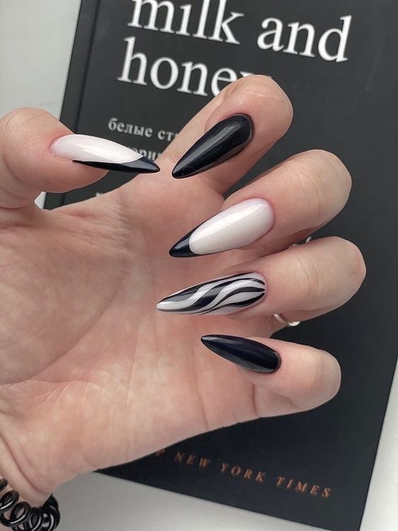 5 ideias de títulos para posts sobre unha almond preta:
1. Unha Almond Preta: O Guia Completo de Estilos e Inspirações
2. Transforme Suas Unhas: 7 Maneiras de Usar a Unha Almond Preta
3. Unha Almond Preta Fosca vs. Brilhante: Qual Escolher?
4. Unha Almond Preta com Detalhes: Dourado