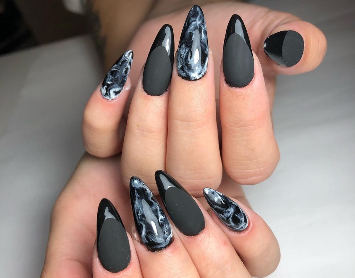 unha almond preta brilhante com glitter