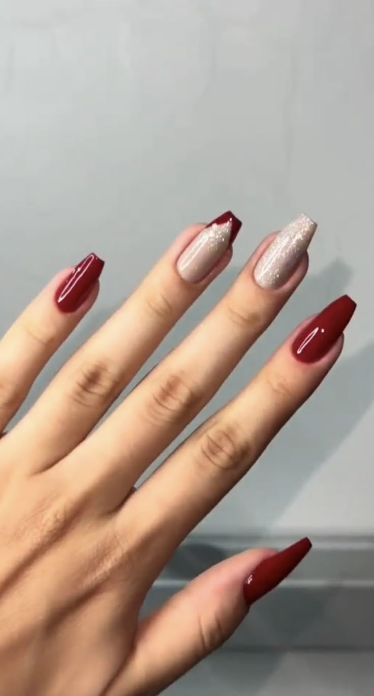unhas almond vinho decoradas inspirações 2024