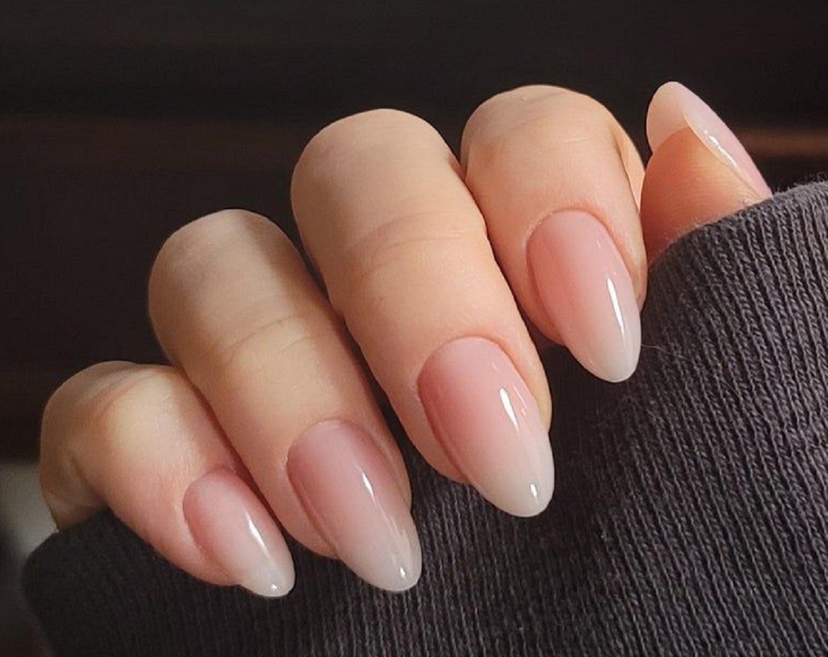 Produtos essenciais para manter suas unhas amendoadas saudáveis