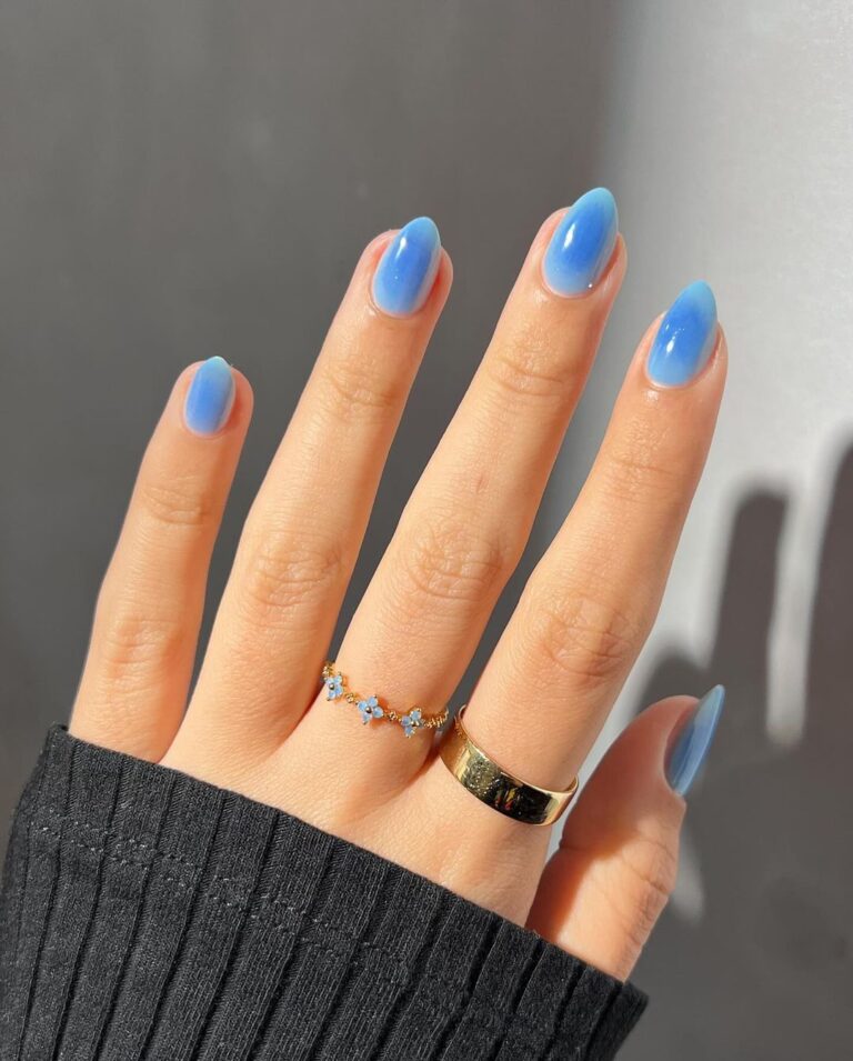 unha amendoada azul bebe