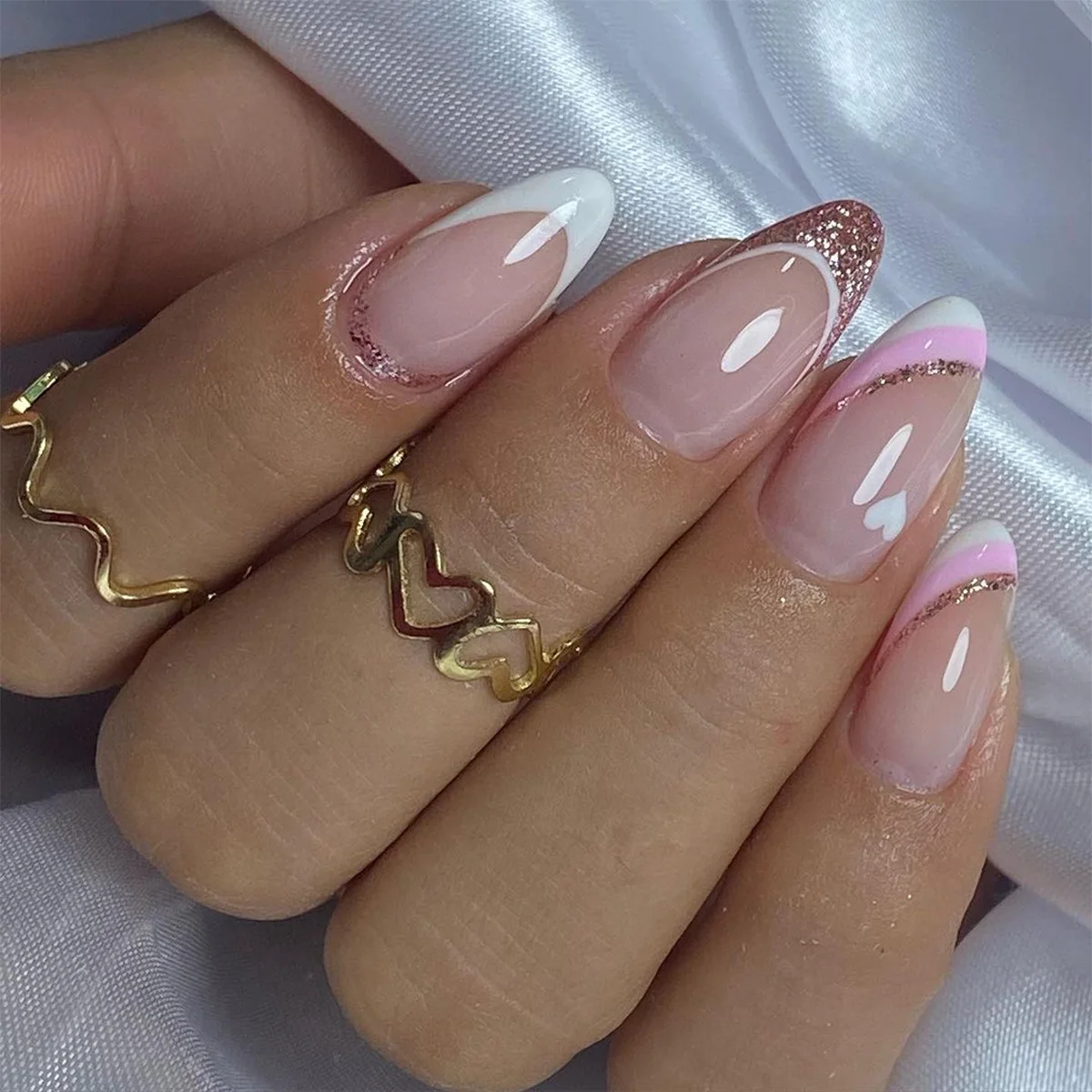 Unhas Amendoadas Minimalistas: Menos é Mais