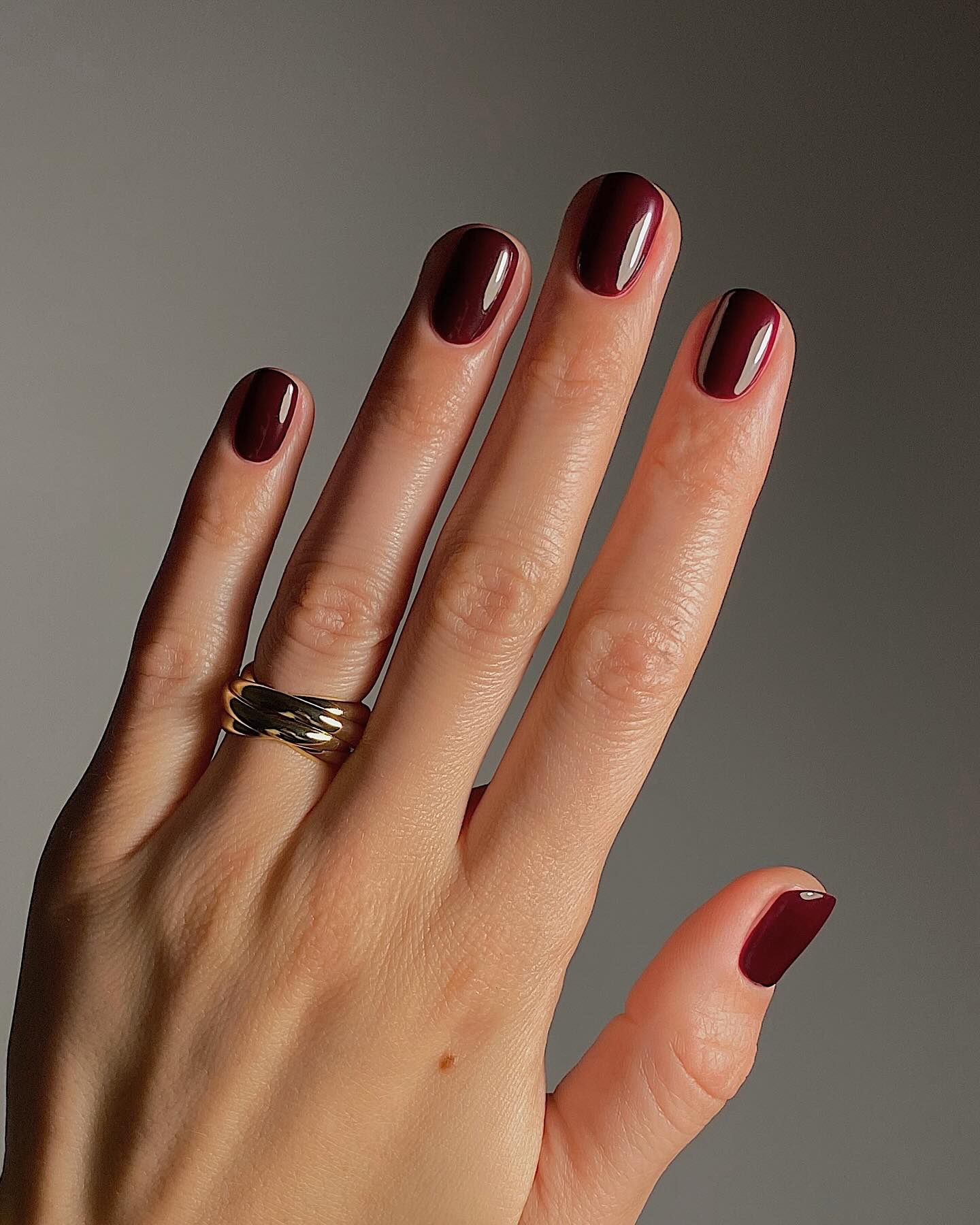 Tendências de Cores para Unhas Amendoadas no Verão