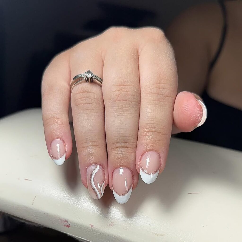 Unhas Postiças Amendoadas com Francesinha: Dicas de Aplicação e Durabilidade