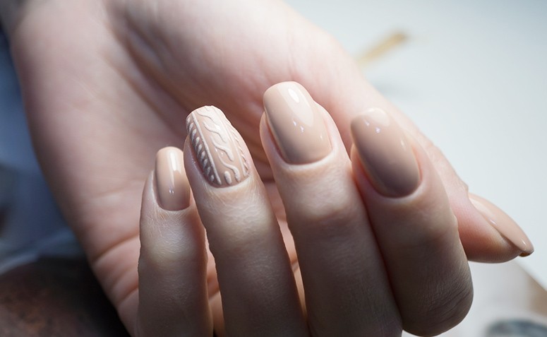 Como fazer unhas amendoadas em casa: Guia passo a passo