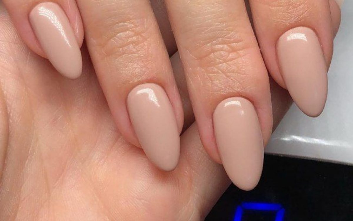 Como fazer unhas amendoadas em casa: Guia passo a passo