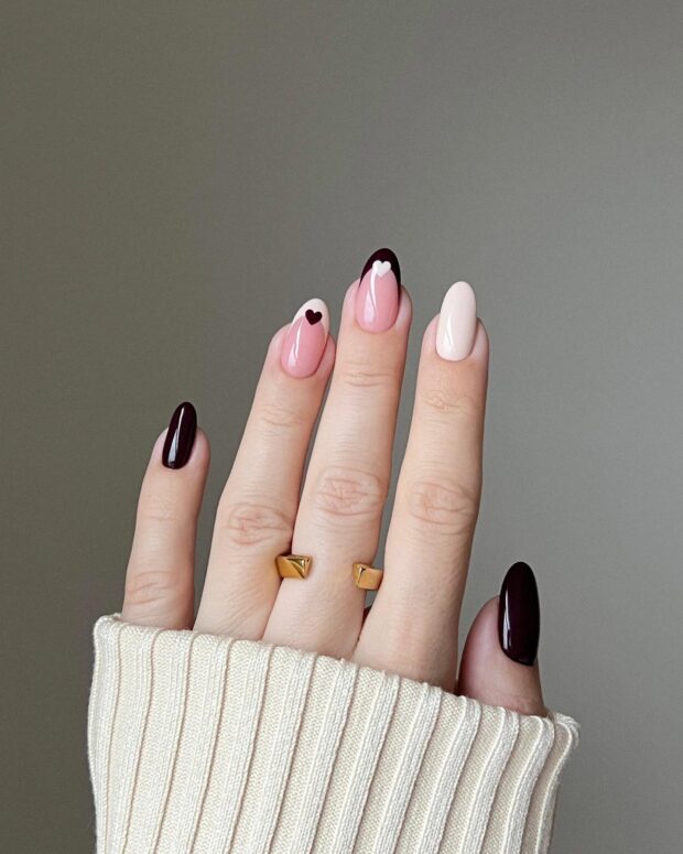 aura nails formato almond