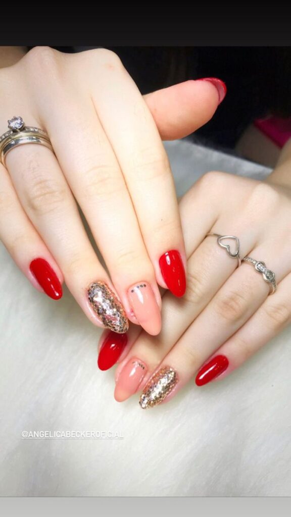 Tendências de Cores de Esmalte Vermelho para Unhas Amendoadas em 2024