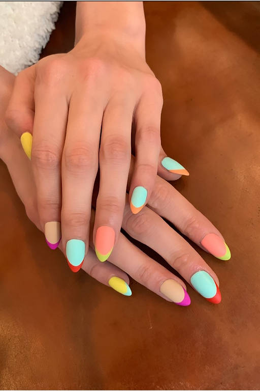 5 ideias de títulos:
1. Anemia Ferropriva: Como a Falta de Ferro Afeta Suas Unhas
2. Unhas Quebradiças? Pode Ser Sinal de Deficiência de Ferro!
3. Os Sinais nas Unhas que Indicam Anemia e Como Tratar
4. Além das Unhas: Outros Sintomas da Anemia por Deficiência de Ferro
5. Diagnóstico e Tratamento da Anemia Ferropriva: O Que Você Precisa Saber