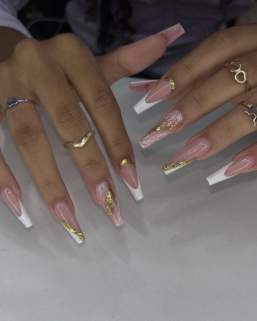 unhas com glitter ano novo 2025