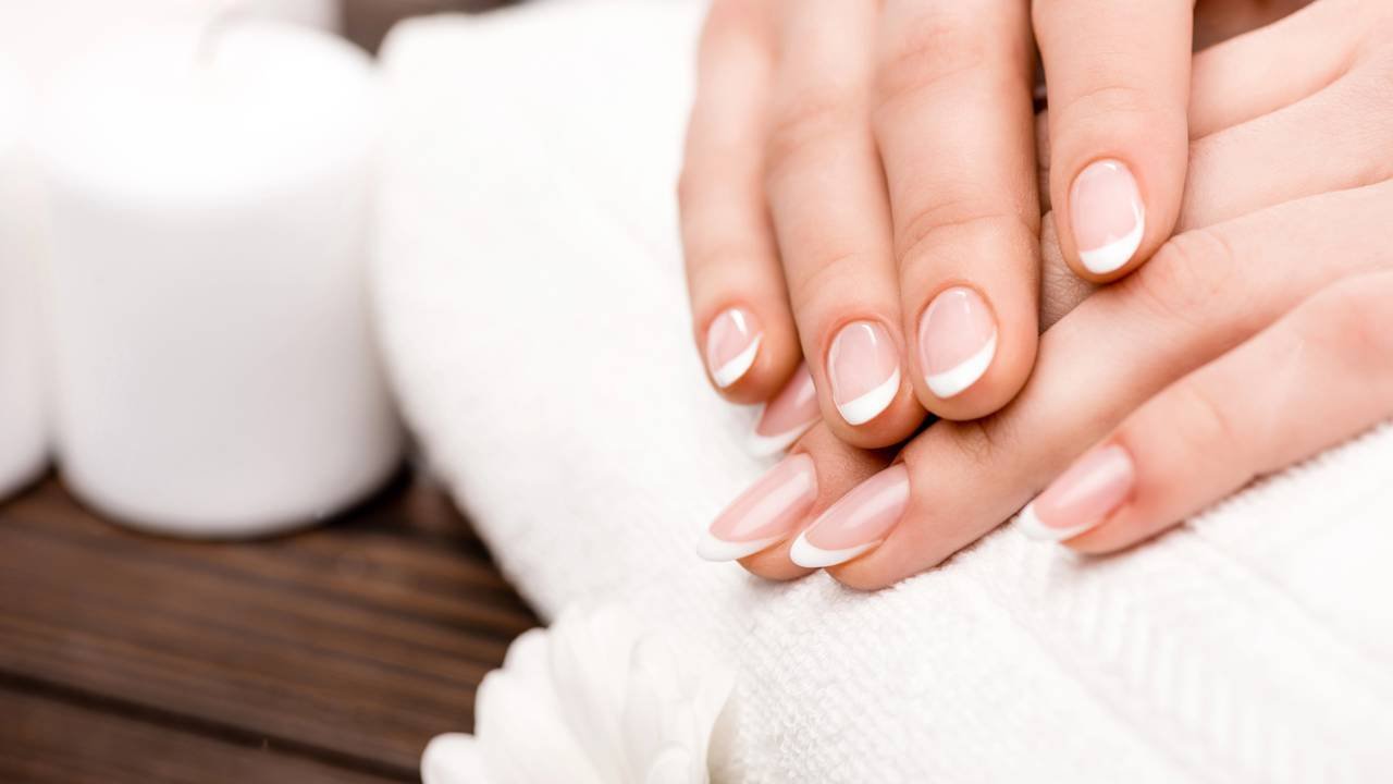 Acabamento Orgânico e Chaos Chic: As Técnicas de Unhas que Você Precisa Conhecer para 2026