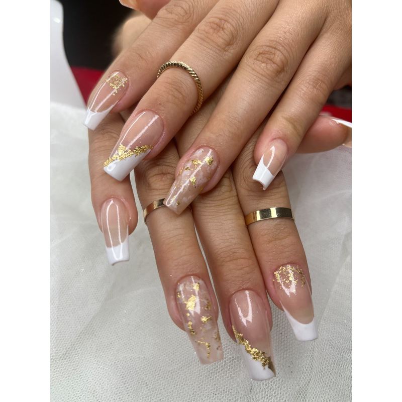 unha ano novo branco e dourado marmorizado