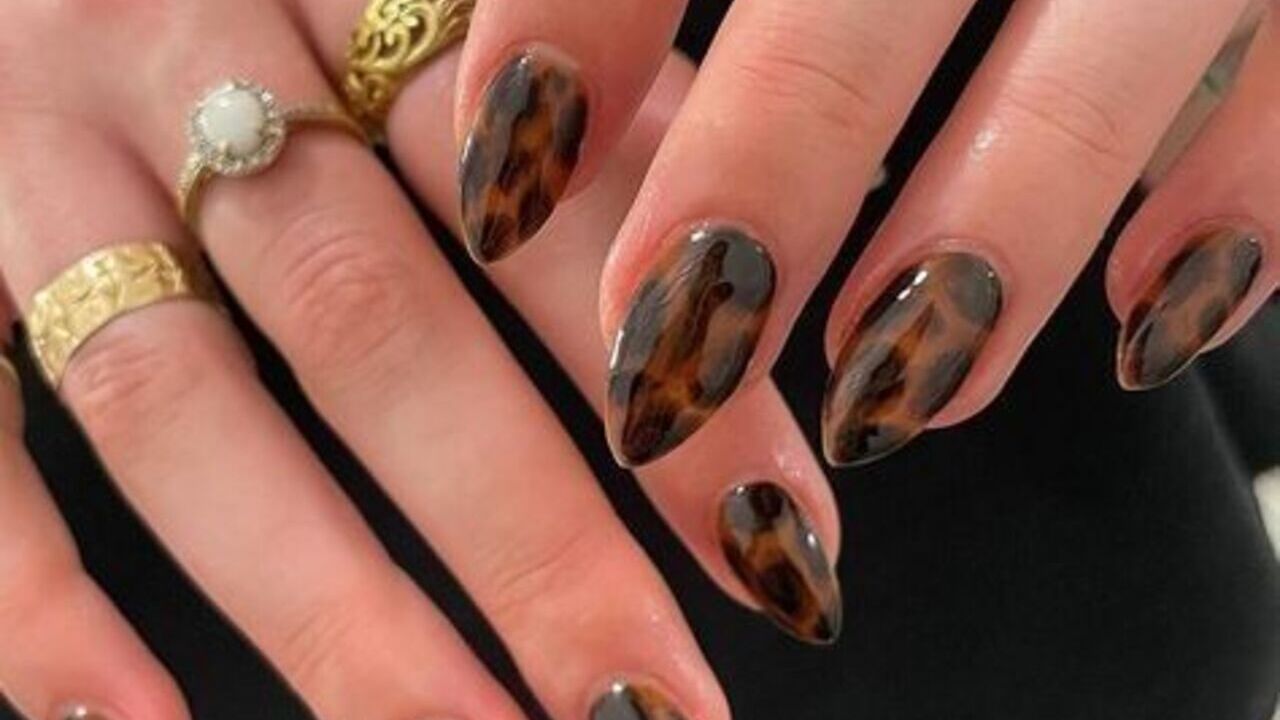 5 ideias de títulos:
1. Unhas Autocolantes: A Revolução da Beleza Rápida
2. Guia Completo: Como Escolher e Aplicar Unhas Autocolantes
3. Durabilidade e Praticidade: Os Segredos das Unhas Autocolantes
4. Marcas Populares de Unhas Autocolantes: Qual a Melhor para Você?
5. Unhas Autocolantes na Gravidez: Segurança e Estilo