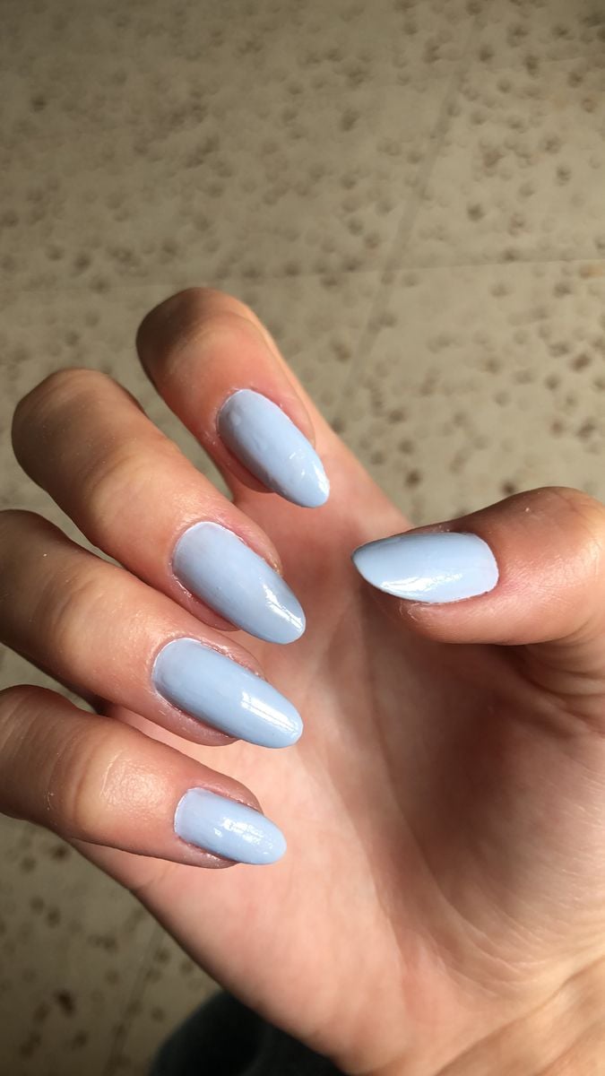 5 ideias de títulos: 1. Unhas Azul Bebê: Tendência e Inspirações para Arrasar. 2. Baby Blue Nails: Como Usar a Cor do Momento. 3. Decorações de Unhas Azul Bebê: Do Minimalista ao Glamouroso. 4. Combinações Perfeitas com Unhas Azul Bebê. 5. Significado e Estilo: Por Que Usar Unhas Azul Bebê?