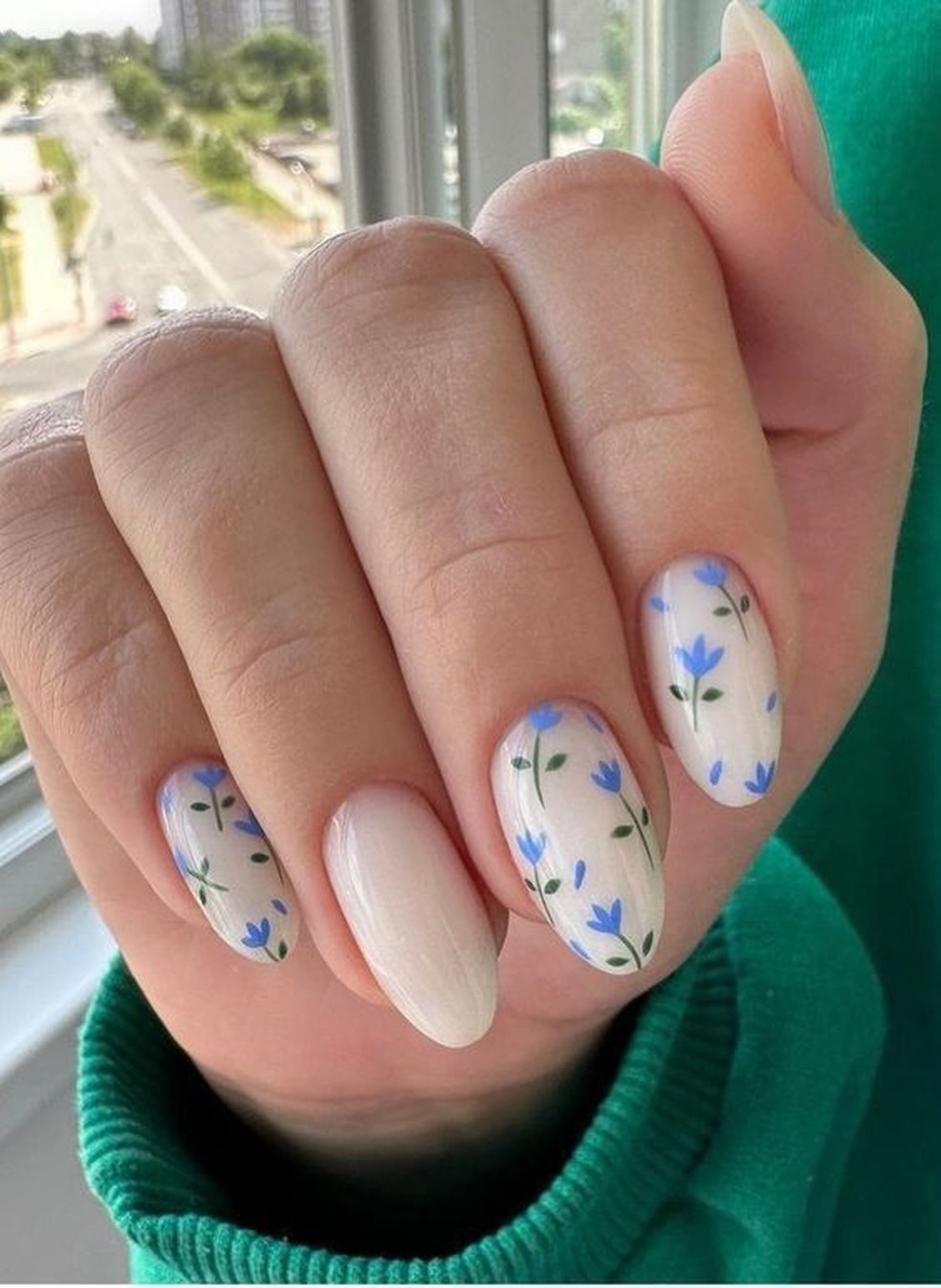 1. 7 Ideias de Nail Art Azul Claro e Branco para Todas as Ocasiões
2. Como Fazer Unhas Degradê Azul e Branco Perfeitas em Casa
3. Unhas Azul Serenity e Branco: A Tendência Ideal para Noivas Delicadas
4. Unhas Azul e Branco: Do Minimalista ao Glamouroso com Glitter e Pedrarias
5. O Significado das Unhas Azul e Branco e Como Combiná-las com Estilo