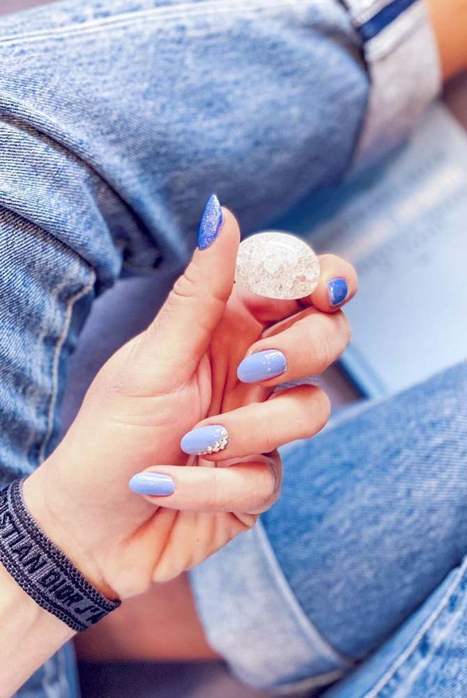 1. 7 Ideias de Nail Art Azul Claro e Branco para Todas as Ocasiões
2. Como Fazer Unhas Degradê Azul e Branco Perfeitas em Casa
3. Unhas Azul Serenity e Branco: A Tendência Ideal para Noivas Delicadas
4. Unhas Azul e Branco: Do Minimalista ao Glamouroso com Glitter e Pedrarias
5. O Significado das Unhas Azul e Branco e Como Combiná-las com Estilo