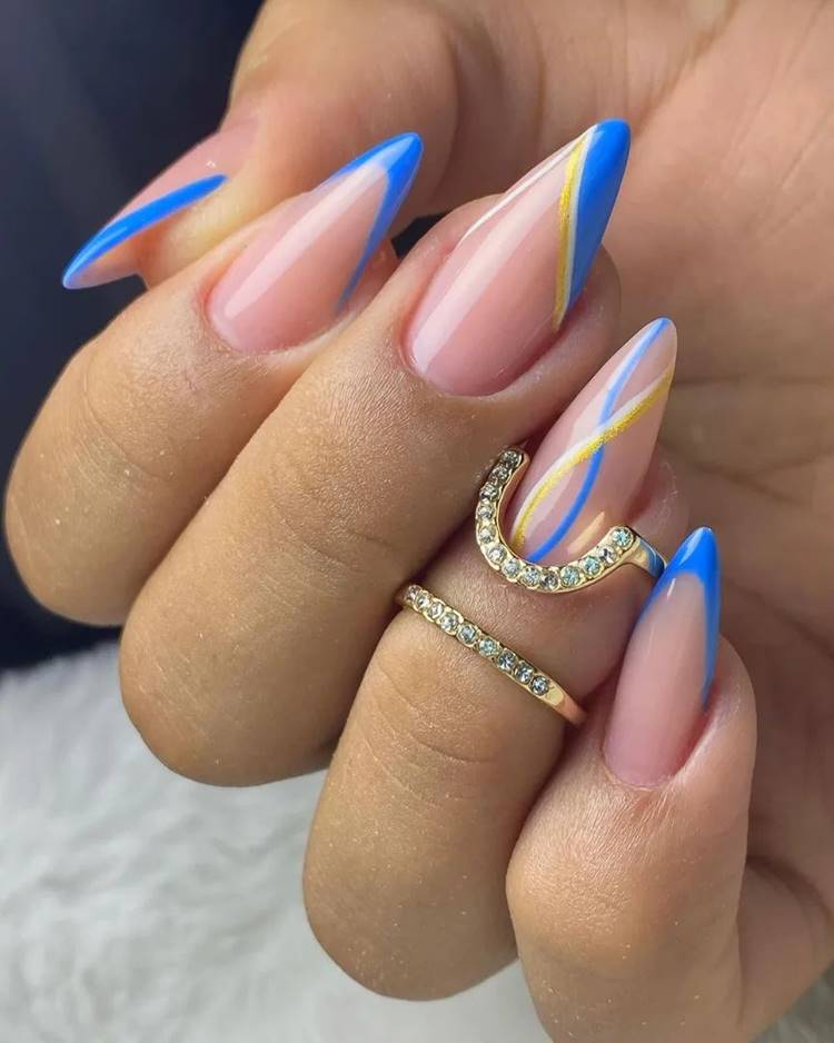 unha azul e rosa degradê