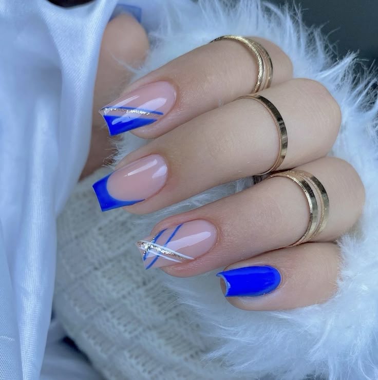 5 Ideias de Unhas Azuis com Francesinha Branca
Como Fazer Francesinha Azul Escuro Perfeita
Tendências de Unhas para 2026: Azul e Branco
Decoração de Unhas: Dicas para Francesinha Duradoura
Inspirações de Unhas com Glitter e Joias Azuis