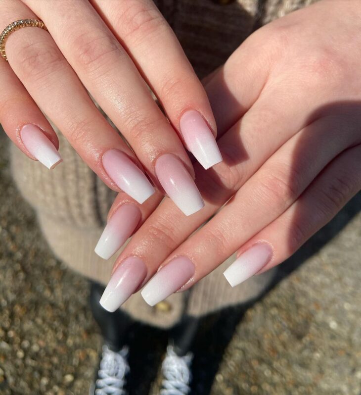 unha baby boomer com glitter