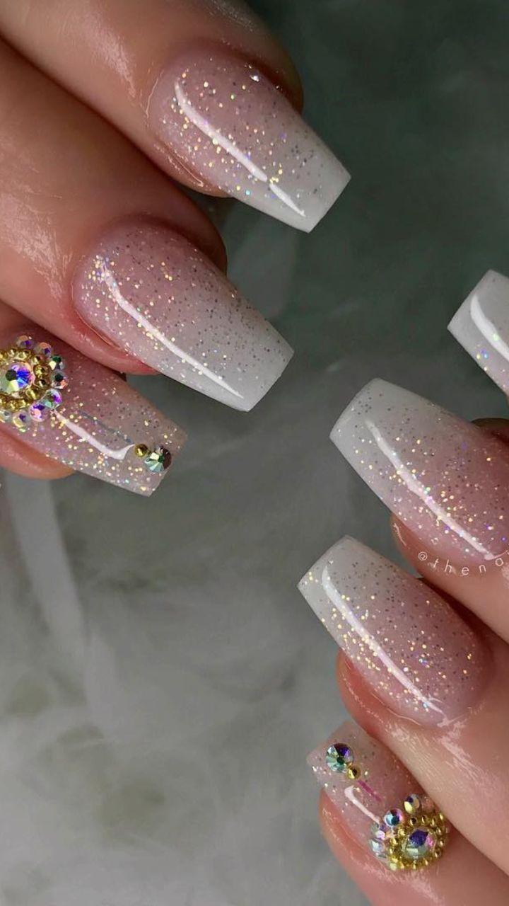 unha baby boomer formato amendoado