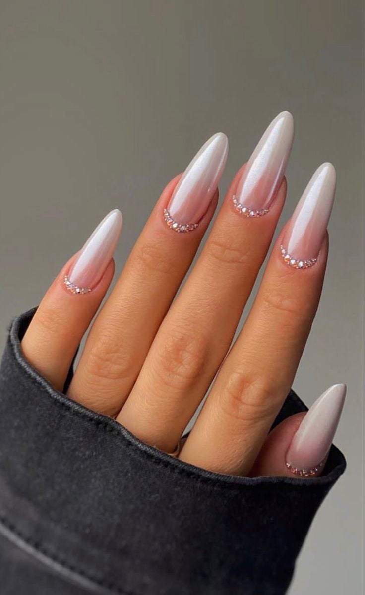 unha baby boomer formato amendoado