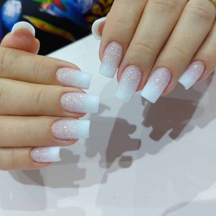 unha baby boomer com glitter