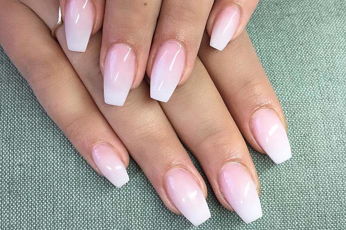 unha baby boomer com glitter