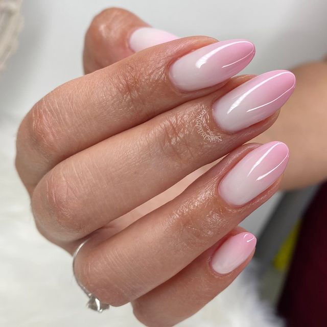 unha baby color rosa pastel