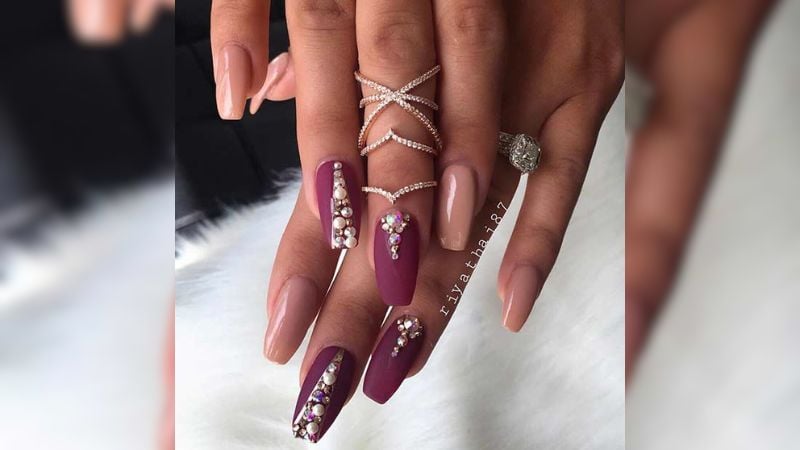 Decorações minimalistas para unhas bailarina: Menos é mais