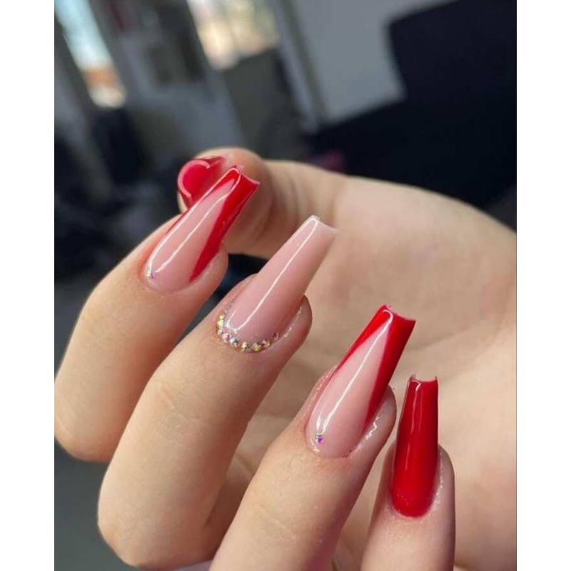 unha bailarina vermelha com glitter