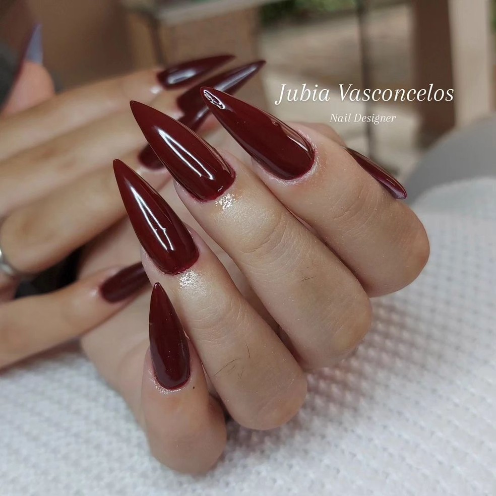 unha bailarina vinho vs unha amendoada