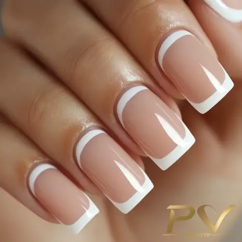 inspiração unhas bege com francesinha