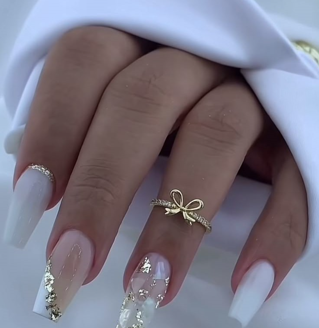 Unhas de Gel Brancas: Tudo o que Você Precisa Saber Antes de Fazer
