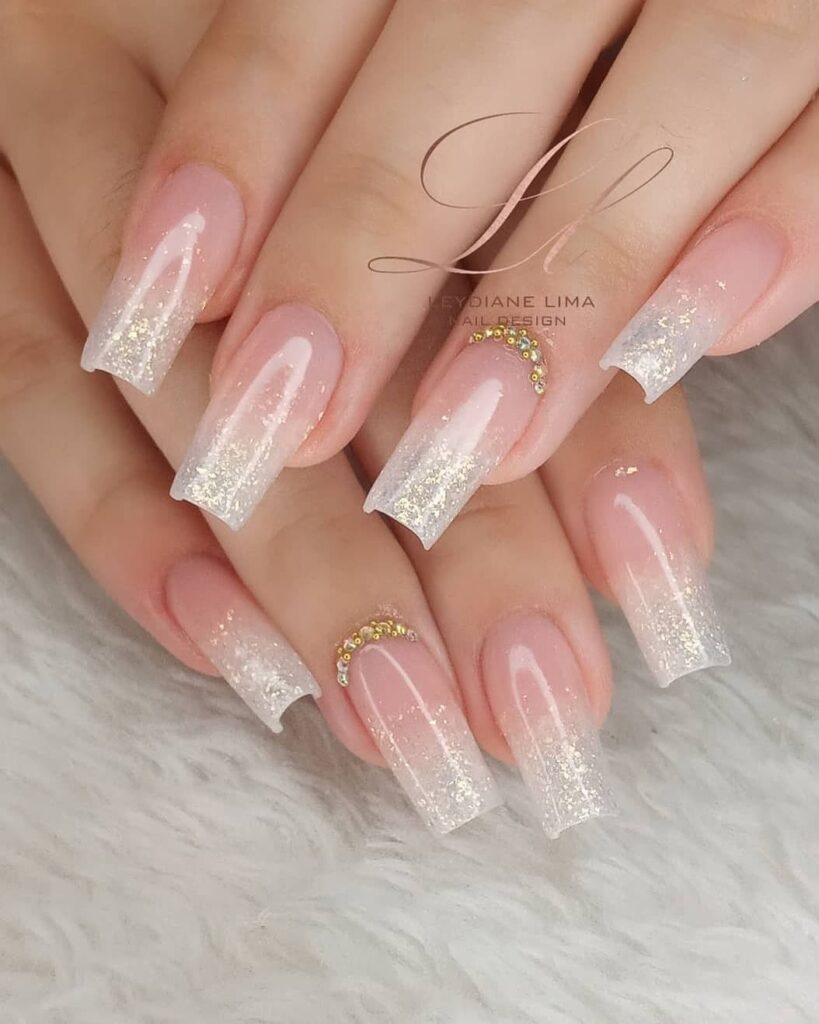 como fazer unhas brancas com glitter em casa passo a passo