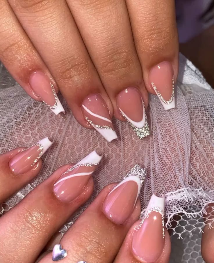 erros comuns ao aplicar esmalte branco com glitter