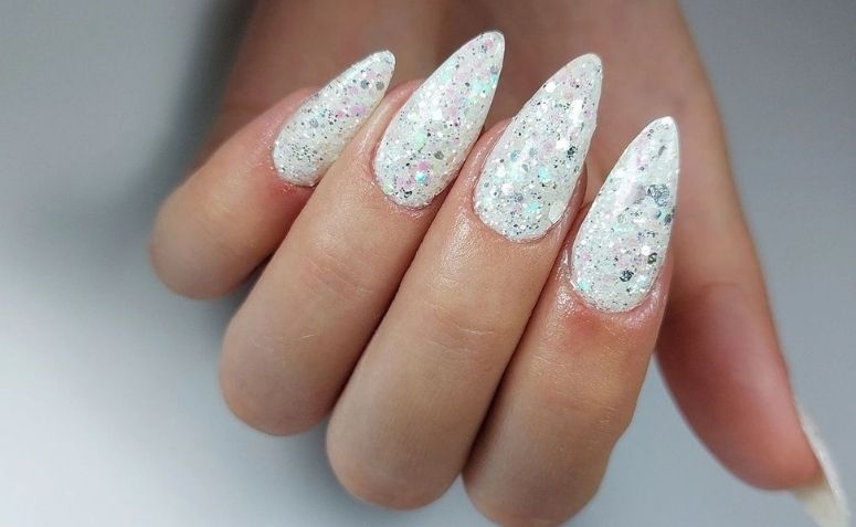esmalte branco com glitter vs esmalte branco perolado