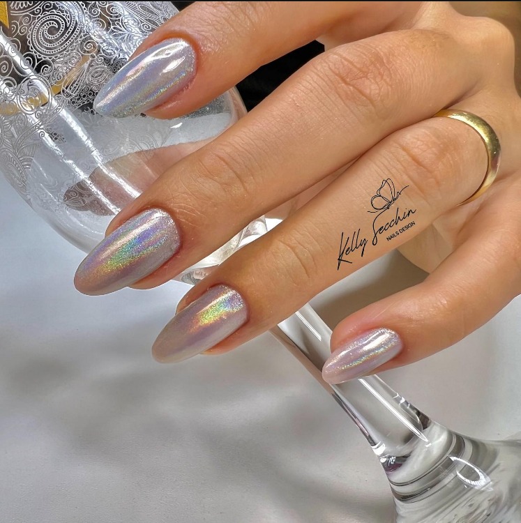 5 ideias de títulos para posts sobre unhas brancas com glitter prata:
1. Unhas Brancas com Glitter Prata: O Guia Completo para um Look Deslumbrante
2. Inspire-se: 10 Ideias de Unhas Brancas com Glitter Prata para Arrasar
3. Como Fazer Unhas Brancas com Glitter Prata Perfeitas em Casa
4. Unhas Postiças Brancas com Glitter Prata: A Praticidade que Você Precisa
5. Tendências de Unhas para Festas: O Brilho do Glitter Prata com Branco