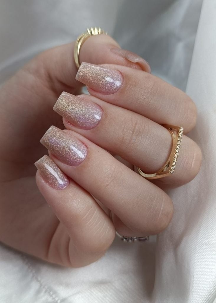 Unhas brilhantes e saudáveis