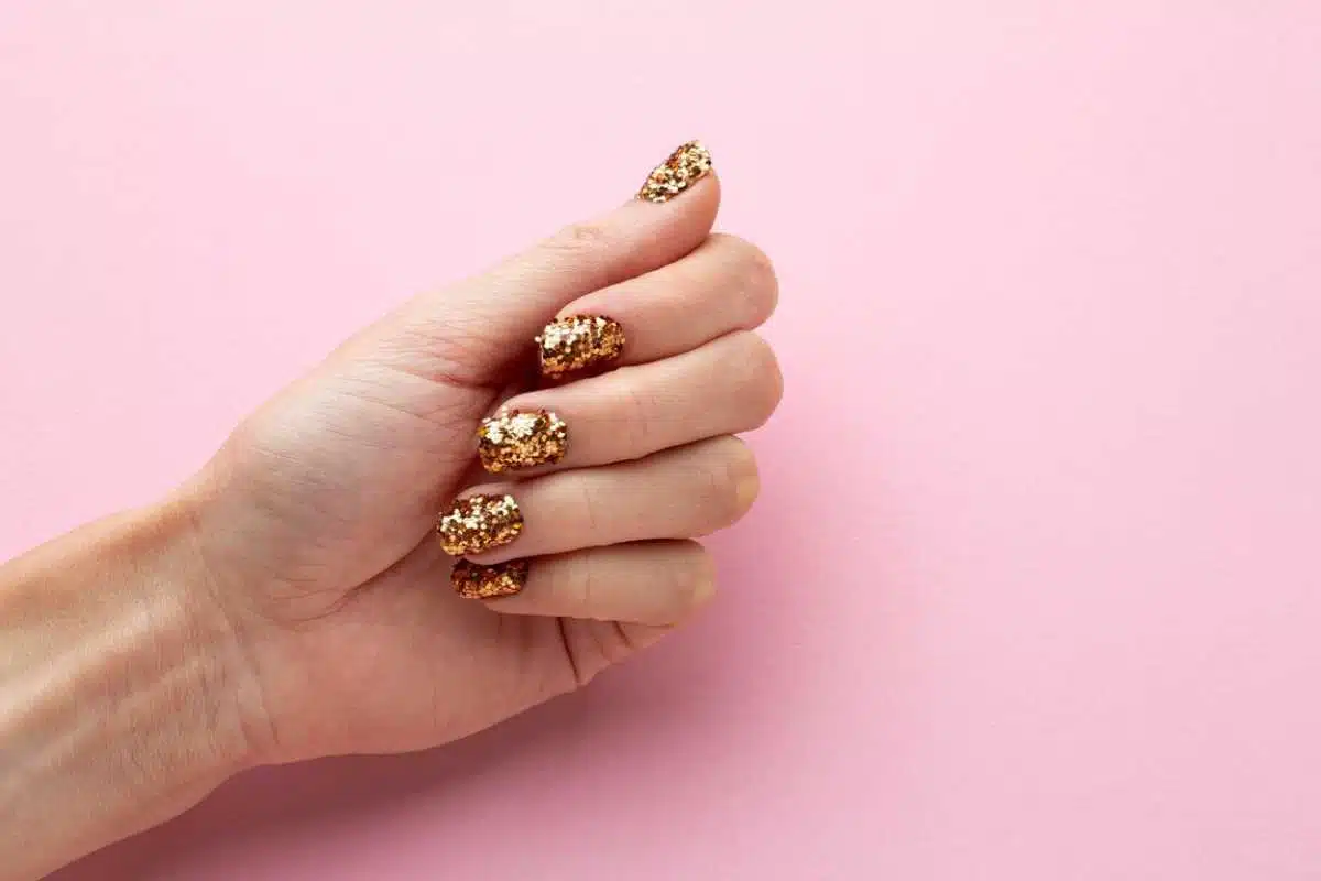 Guia Completo de Nail Art Neon e Brasil Core