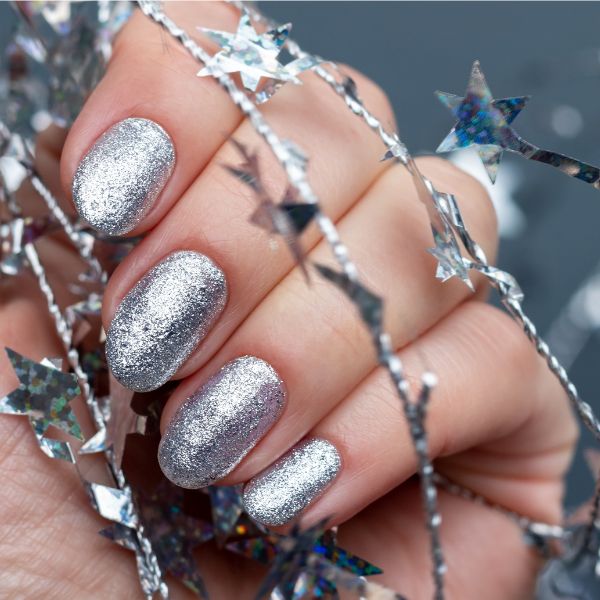 Unhas Cromadas e Metalizadas: O Brilho do Carnaval