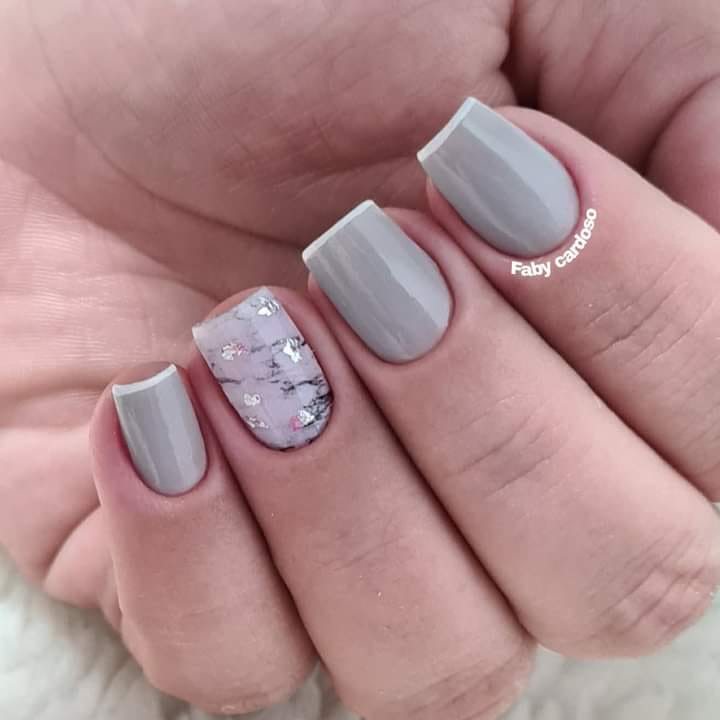 Unha Cinza Chumbo vs. Cinza Claro: Qual Escolher para Cada Ocasião?