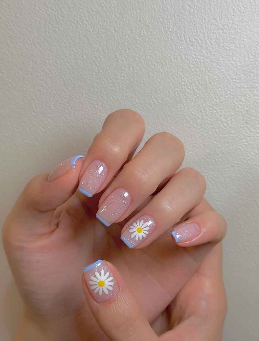 unha clara com brilho natural ou alongamento gel