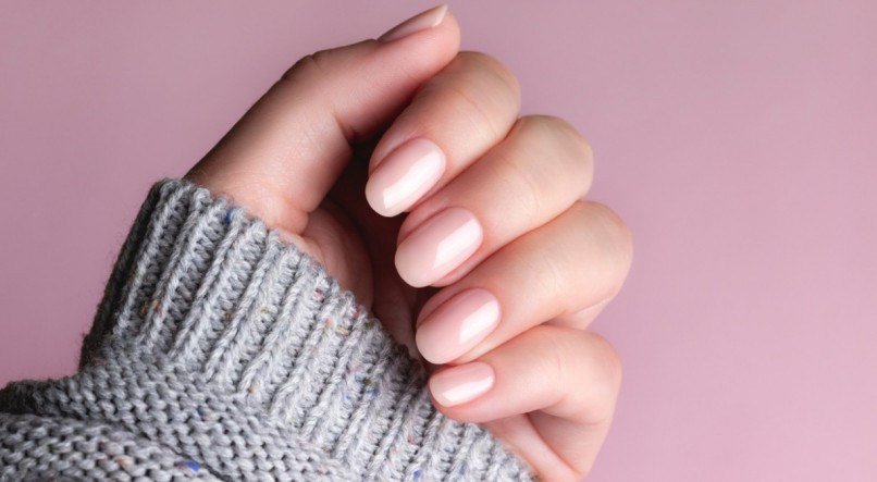 Unhas Claras e Delicadas para Noivas: Inspirações e Cuidados Especiais
