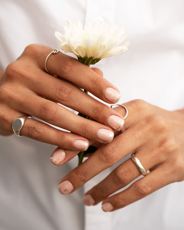 ideias de unhas clarinhas para casamento