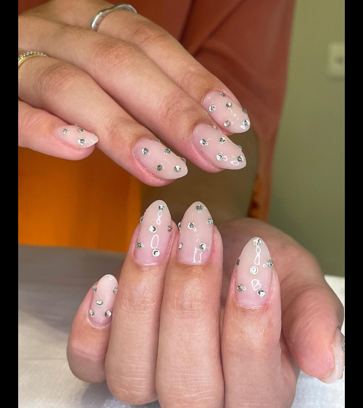 Minimalismo Sofisticado: O Brilho Discreto que Conquista em 2026