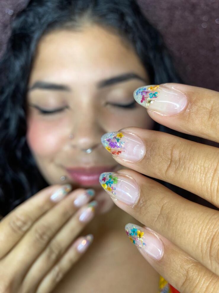 erros comuns ao fazer unha com flor seca