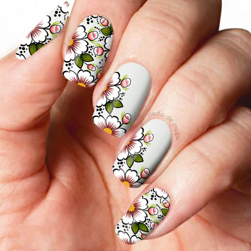 unha com florzinha adesivo