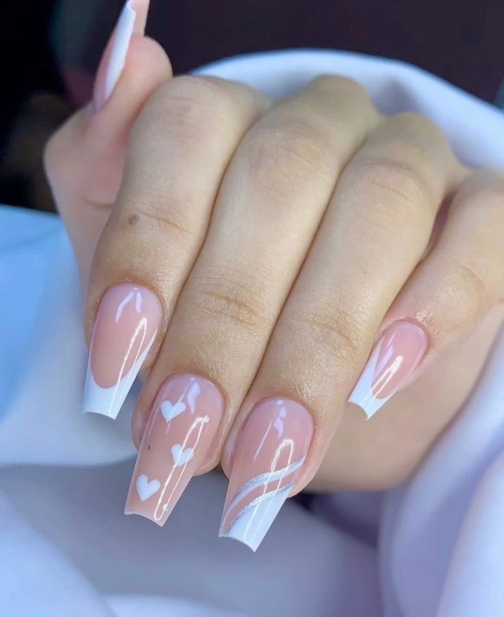 Unha com gel branco puro total