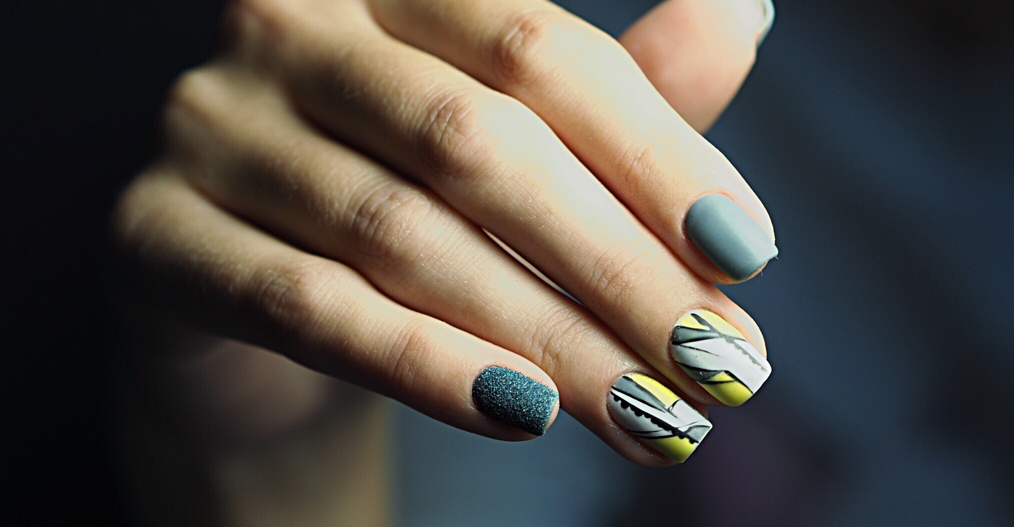 erros comuns ao cuidar de unhas com listras