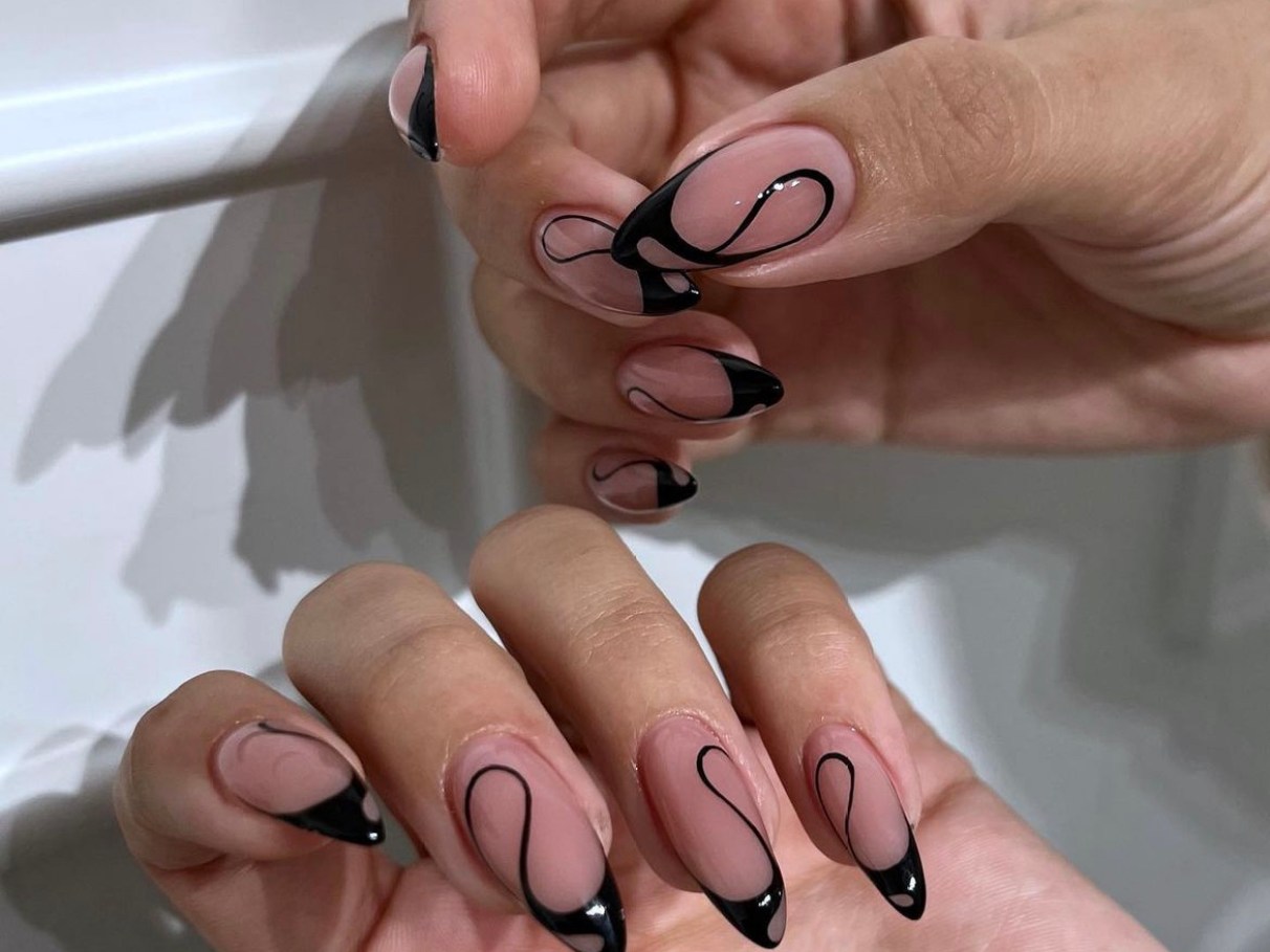 Como identificar a causa das ondulações nas unhas: um guia completo.